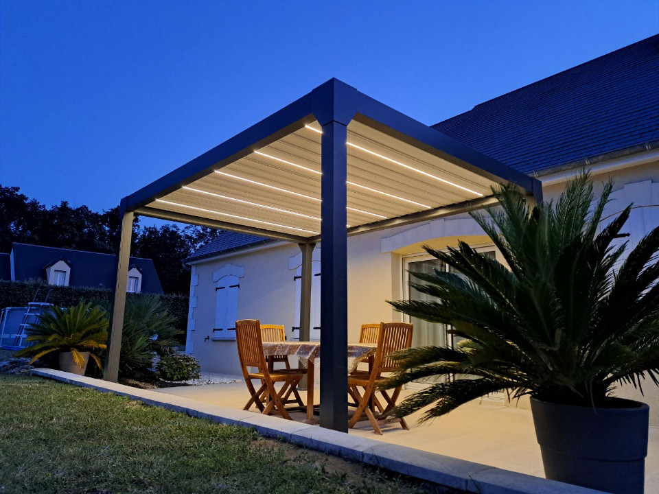 Pergola bioclimatique Pianela Bi-zone noir sable 6×4×2,5 m motorisée LED