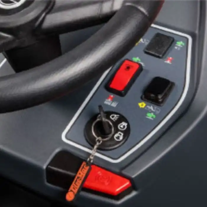 Tracteur tondeuse thermique éjection arrière Oleo-Mac OM106/24KH Exclusive - coupe 102 cm