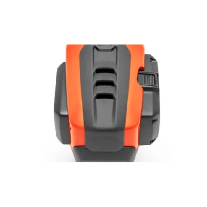 Taille-haie sur perche à batterie Husqvarna 520iHT4 télescopique jusqu'à 4.5m