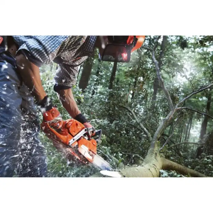 Tronçonneuse thermique Husqvarna 555 - coupe 45 cm, moteur 59,8 cm3