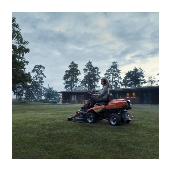 Autoportée Rider coupe frontale Husqvarna R216T AWD - coupe 94 / 103 / 112 cm