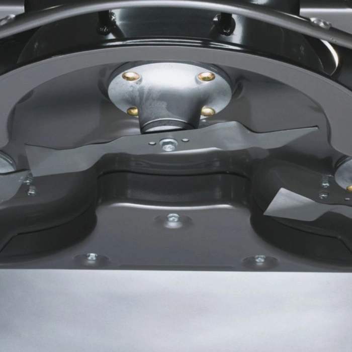 Tondeuse autoportée coupe frontale à batterie Husqvarna R200iX AWD (nu)