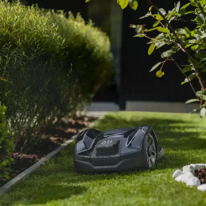 Robot tondeuse sans fil Husqvarna Automower 310E Nera - Jusqu'à 1000m²