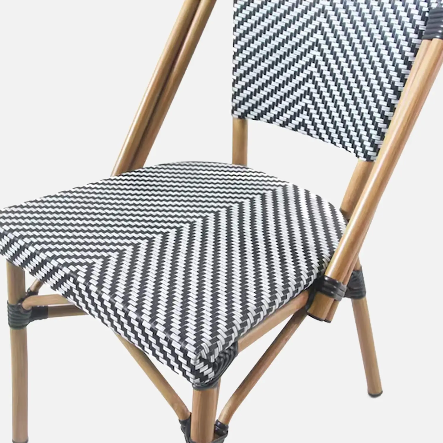 Chaise de terrasse bistrot en textile et aluminium motif chevrons noir et blanc