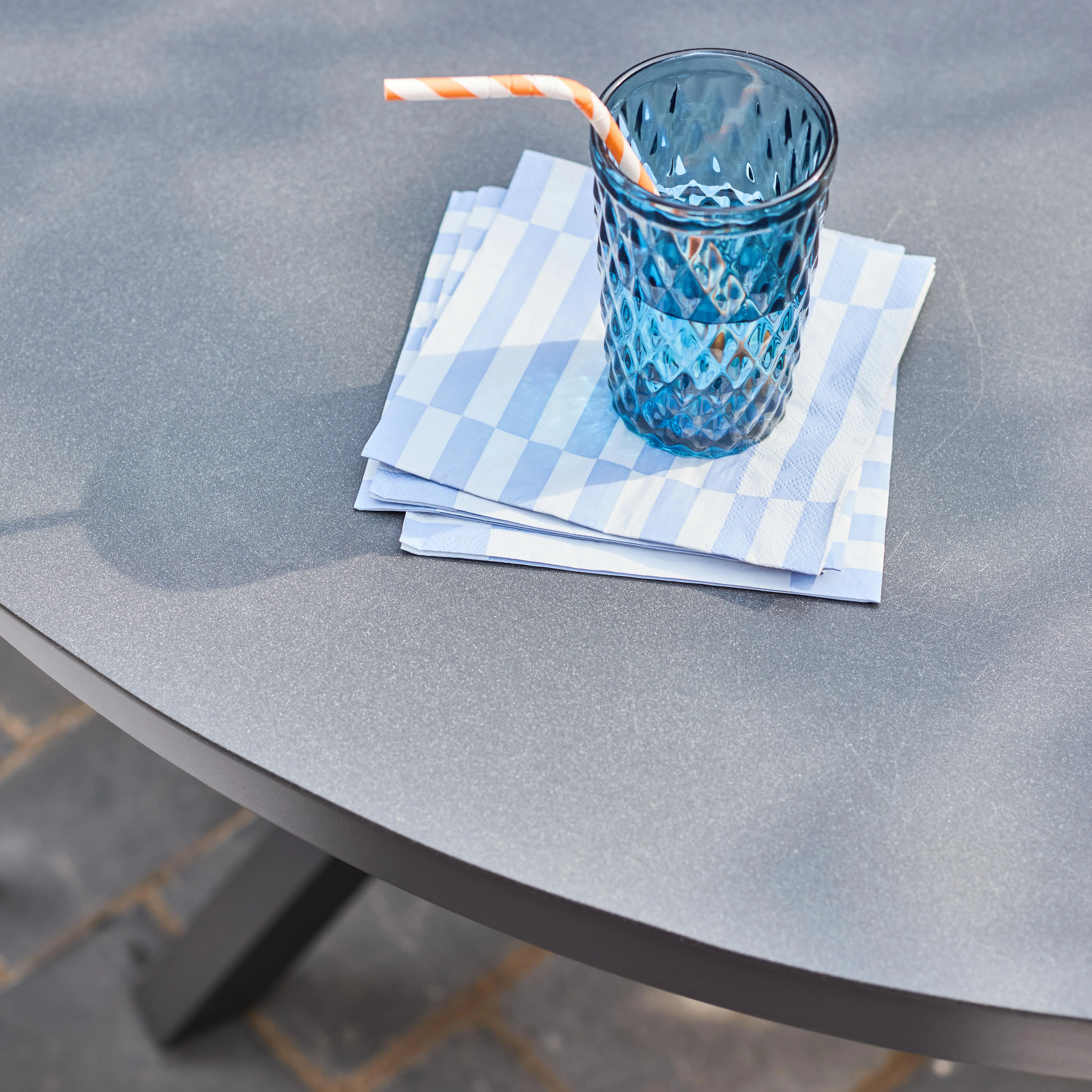 Table de jardin ronde aluminium et verre + 6 assises