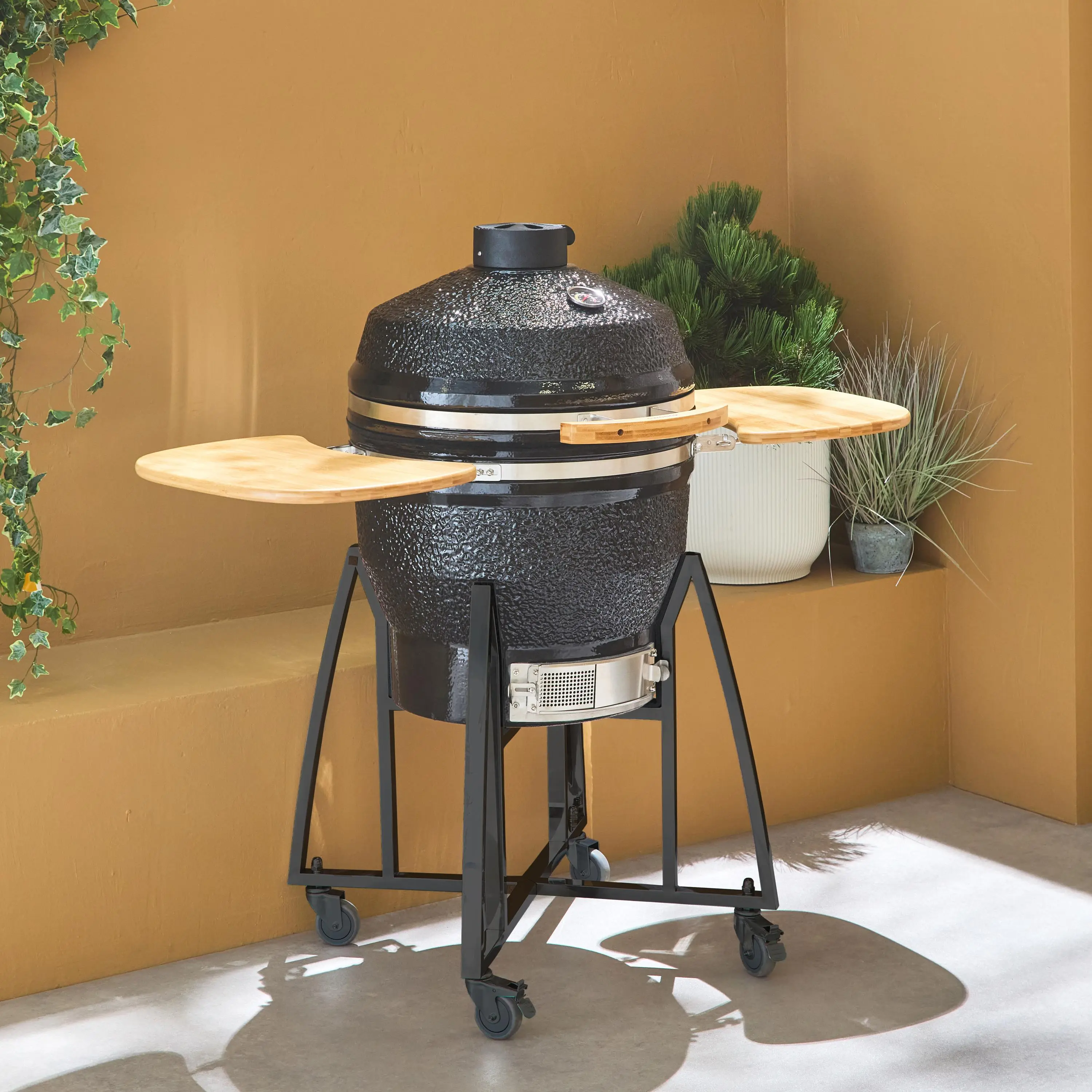 Barbecue charbon de bois, grill et fumoir, céramique Ø57cm avec roues, tablettes et housse