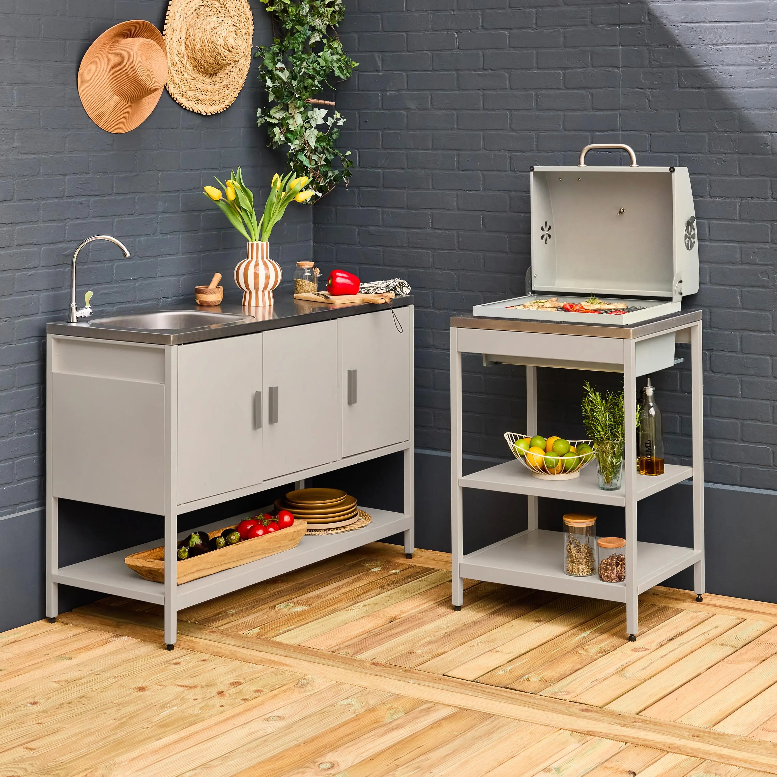 Cuisine d'extérieure 2 modules avec barbecue charbon de bois sur pieds, 2 étagères et thermomètre