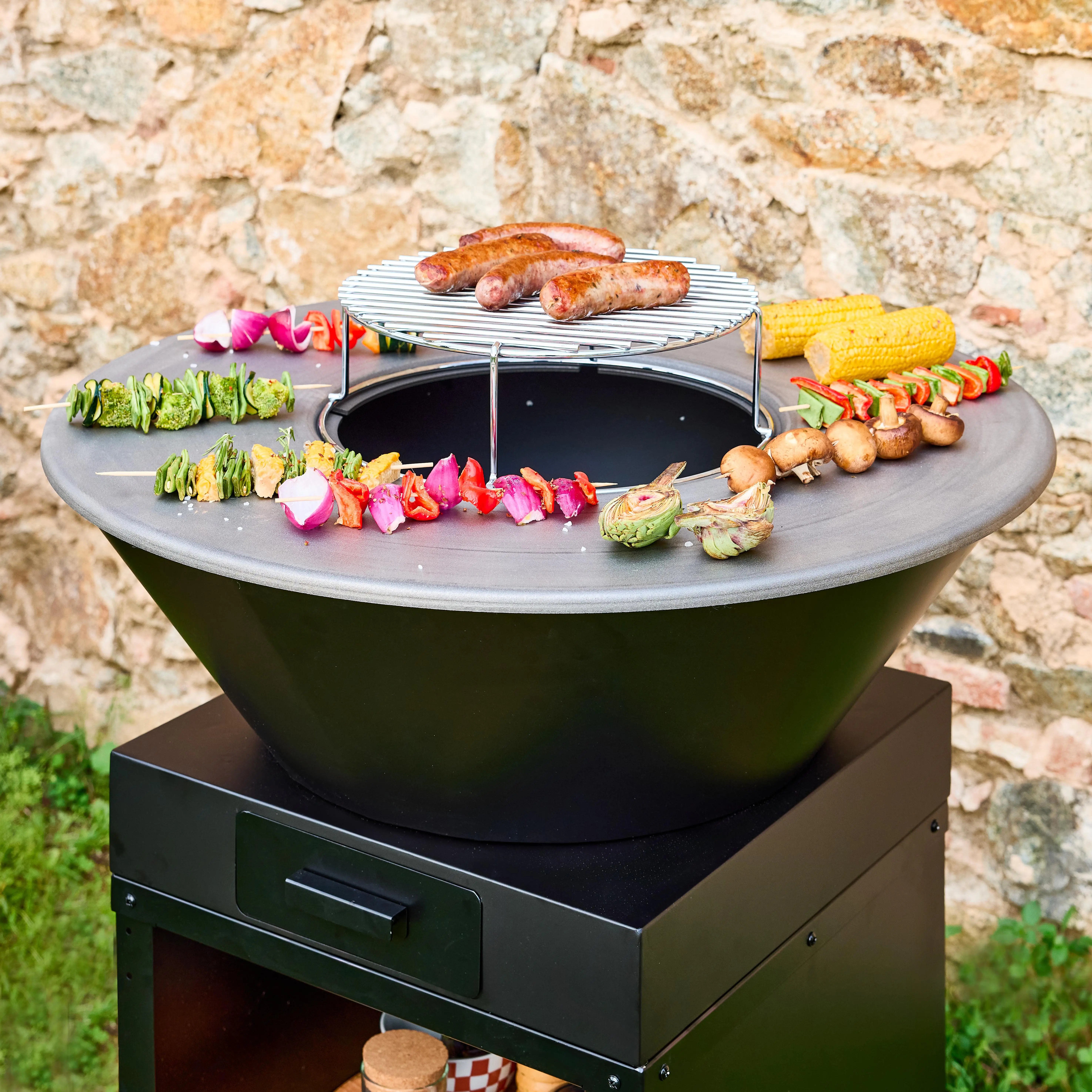 Brasero barbecue Ø81,5cm avec grille de cuisson, stockage bois et housse