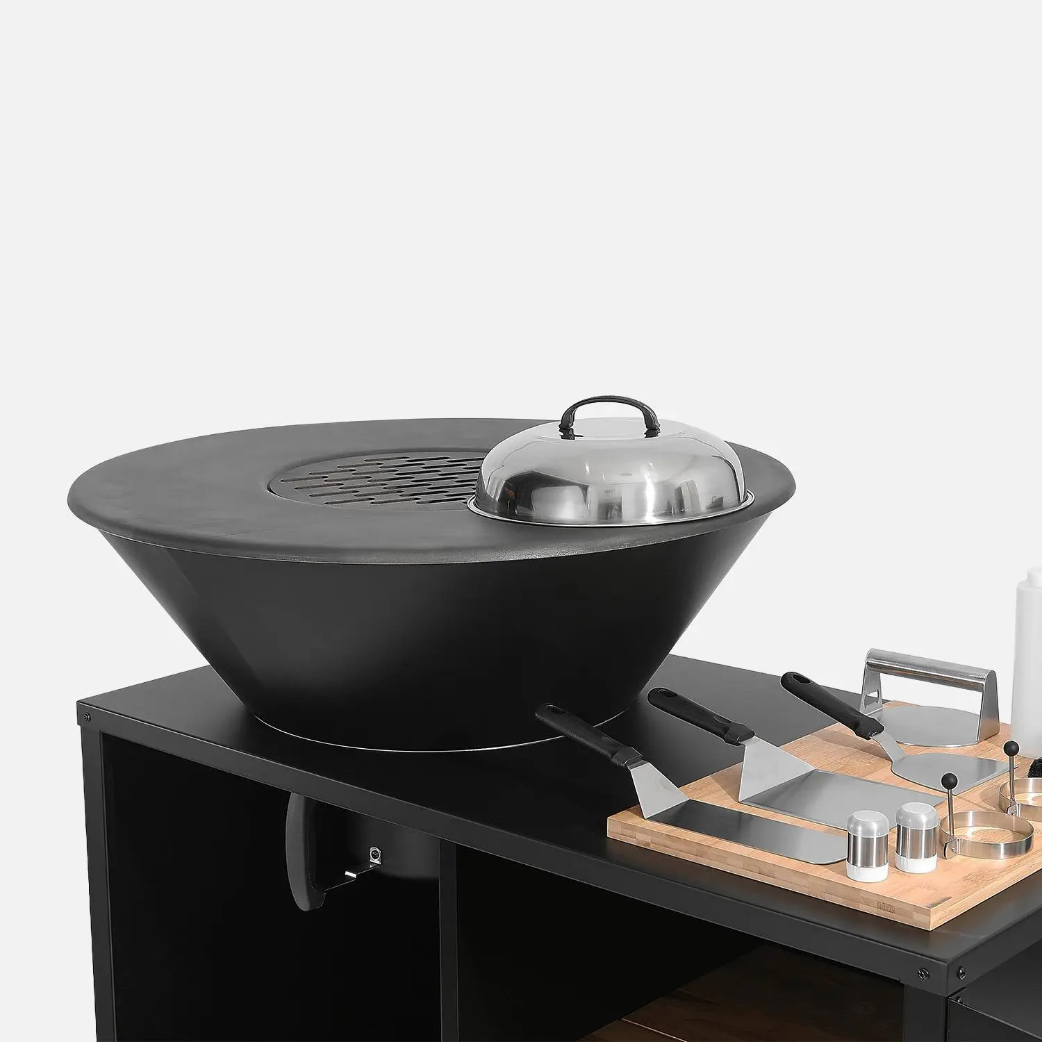 Brasero barbecue Ø80cm, desserte avec espaces de rangement, couvercle et ustensiles