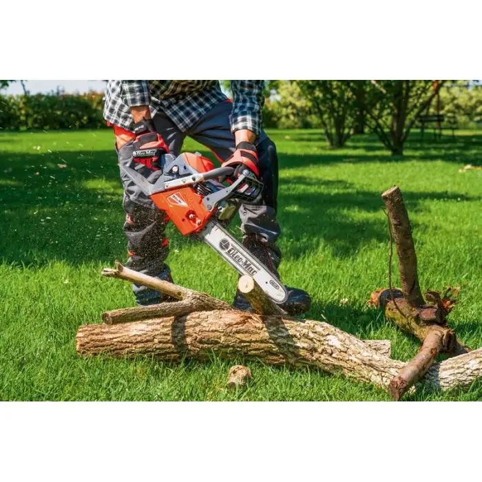 Tronçonneuse thermique Oleo Mac GSH400 + 1 chaine Oregon - coupe 41 cm, moteur 38,9 cm3