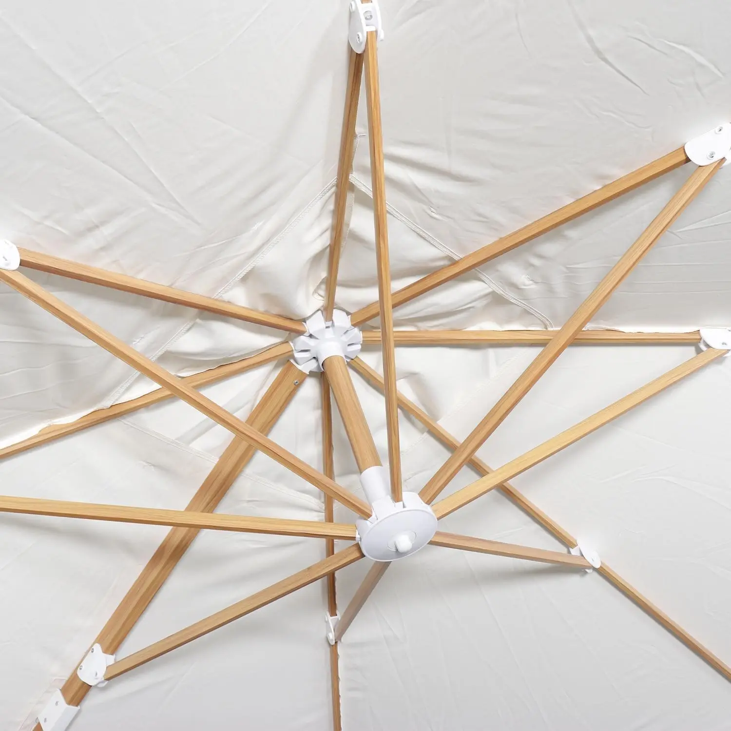 Parasol déporté carré 3x3m, mât effet bois