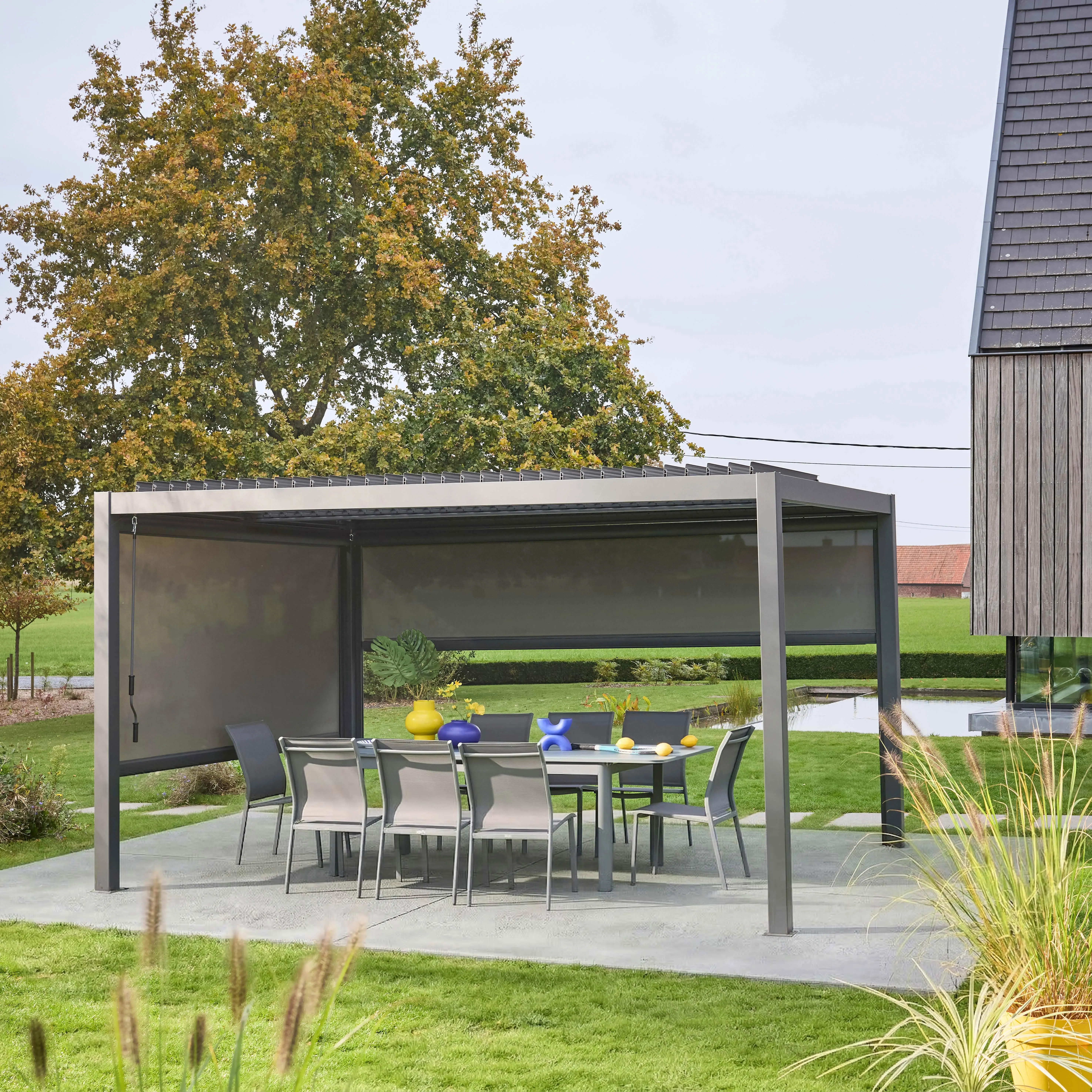 Pergola bioclimatique aluminium et acier 4x3m + 1 store 3m + 1 store 4m Palace