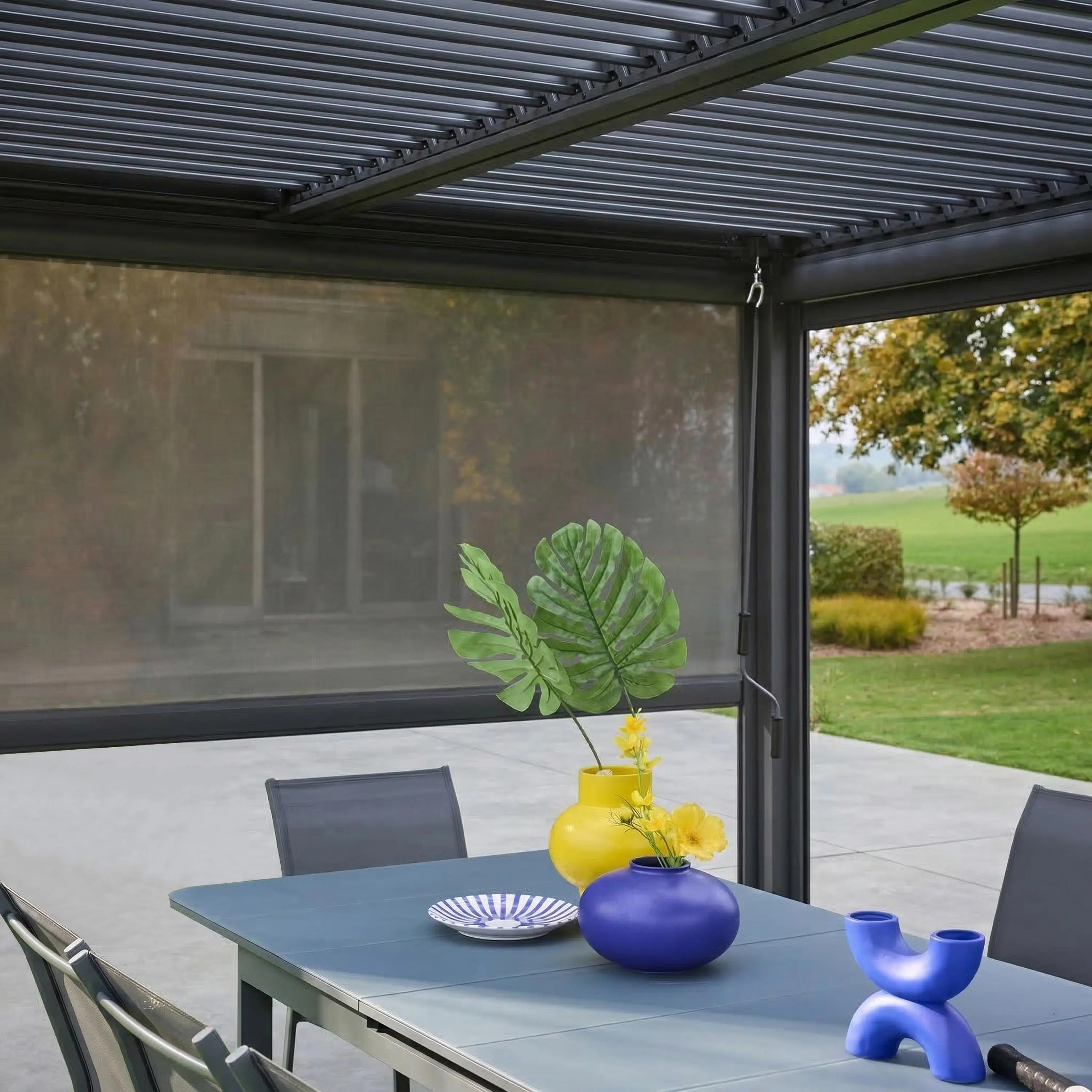Pergola bioclimatique aluminium et acier 4x3m + 1 store 3m + 1 store 4m Palace