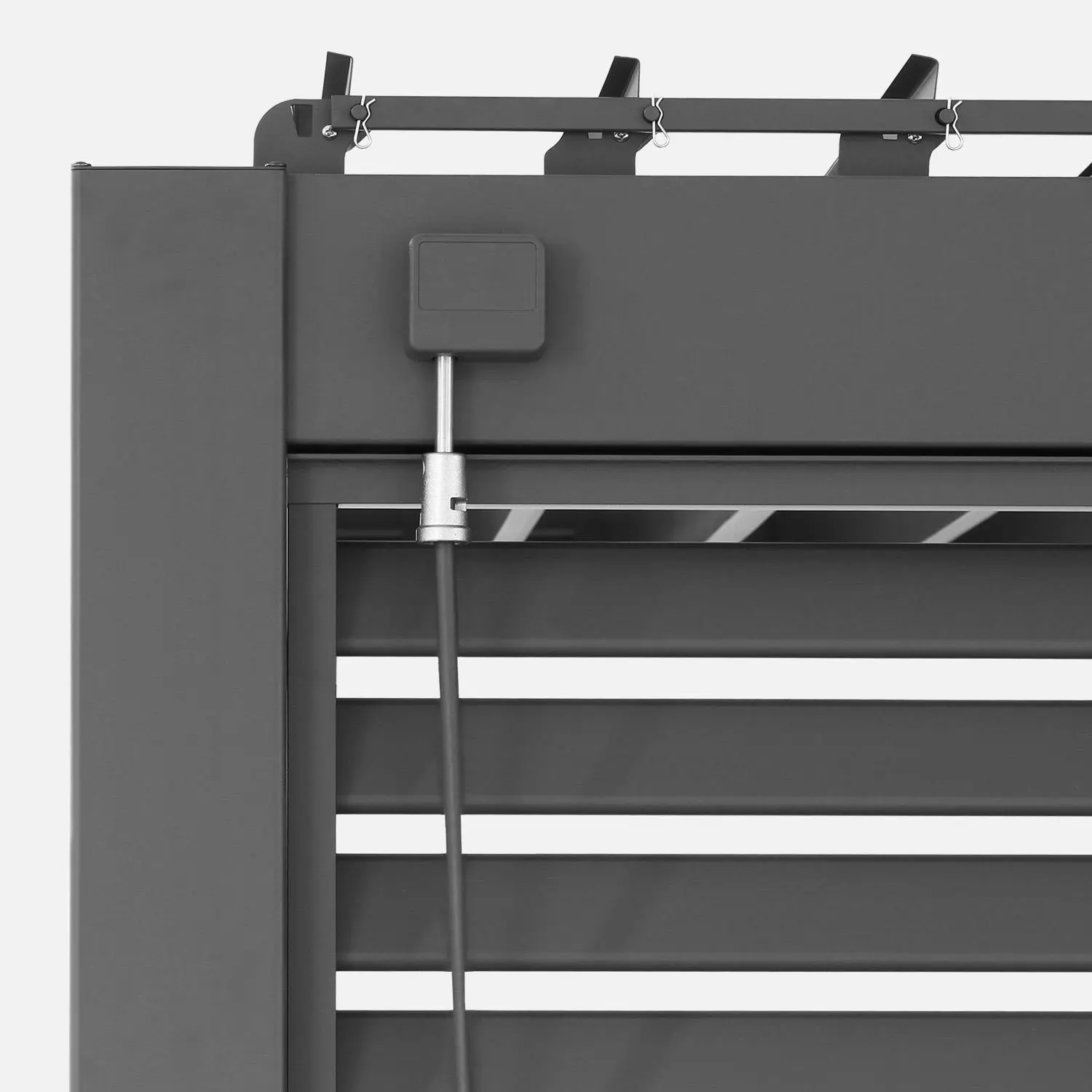 Pergola bioclimatique aluminium adossée 4x3m + 3 persiennes 130cm Triomphe