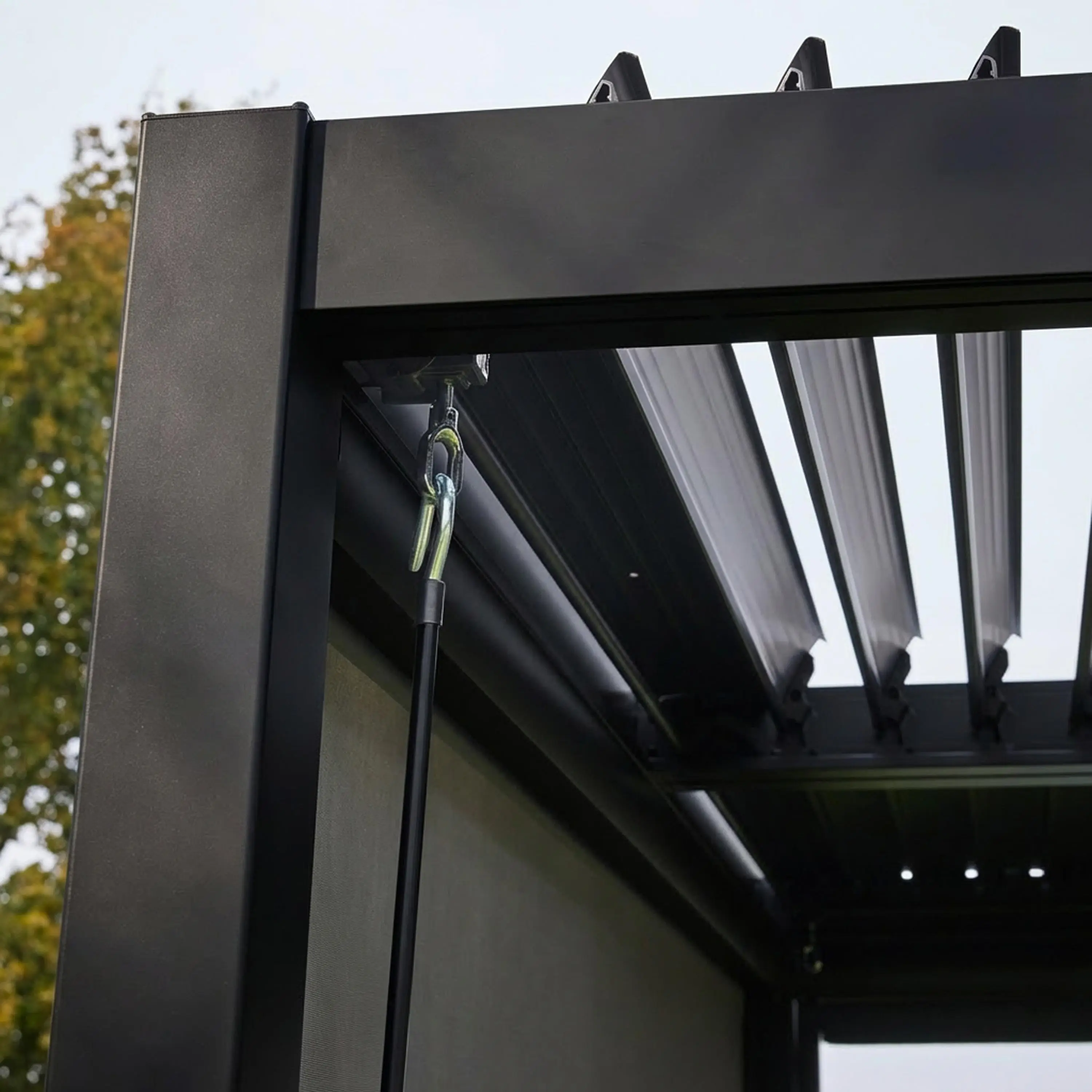 Pergola bioclimatique aluminium et acier lames orientables 4x3m Palace