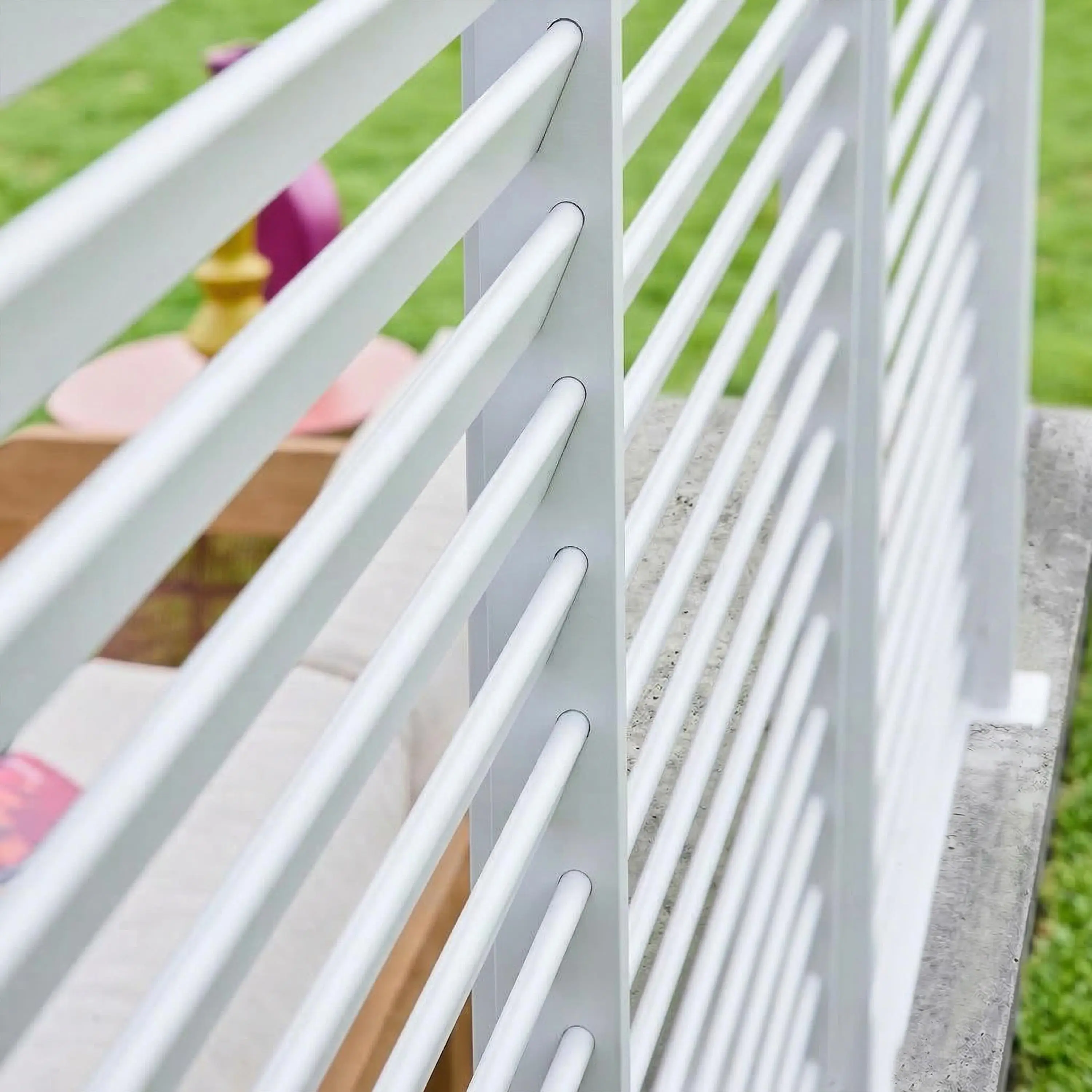 Pergola bioclimatique aluminium 4x3m + 3 persiennes 130cm Triomphe