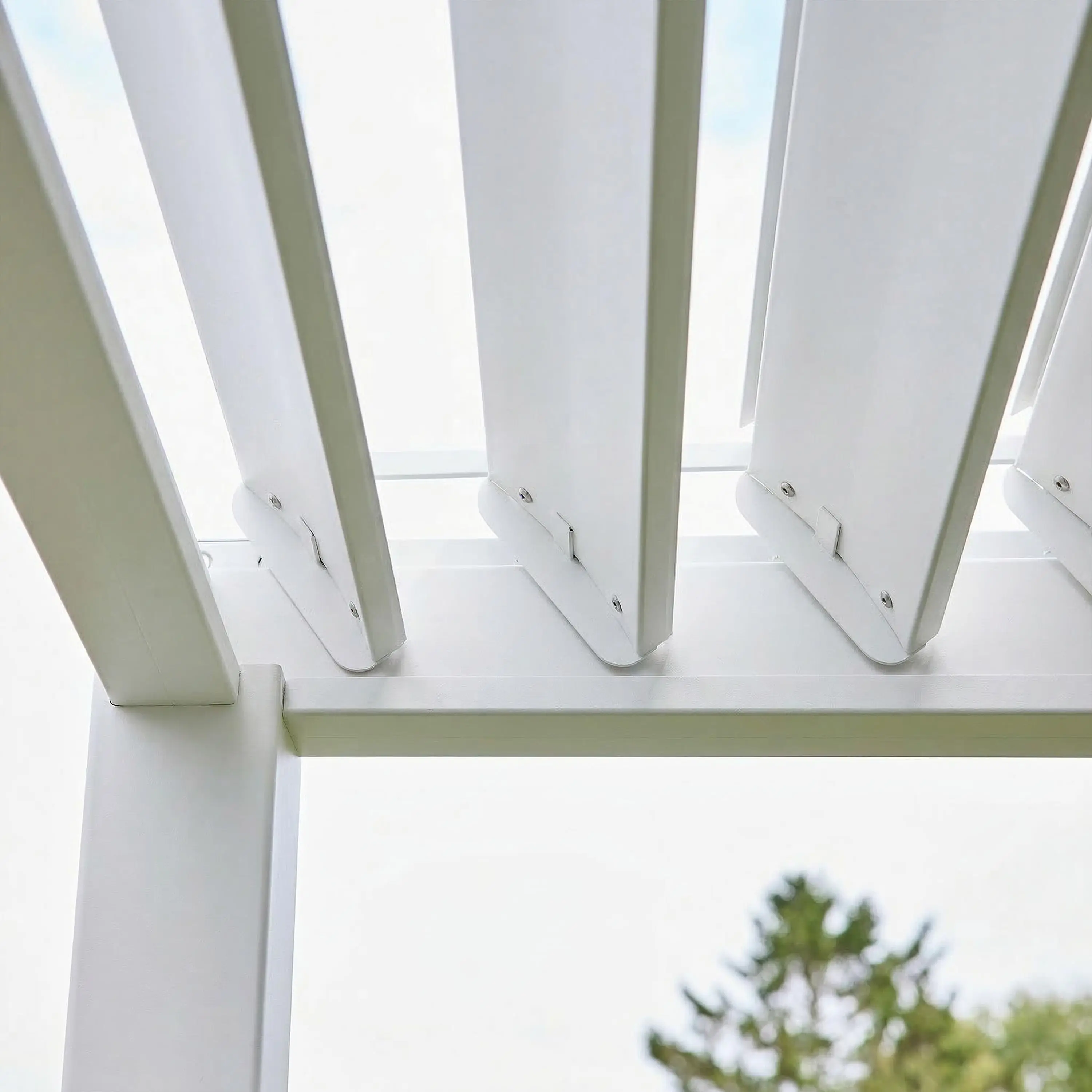 Pergola bioclimatique aluminium 4x3m + 3 persiennes 130cm Triomphe