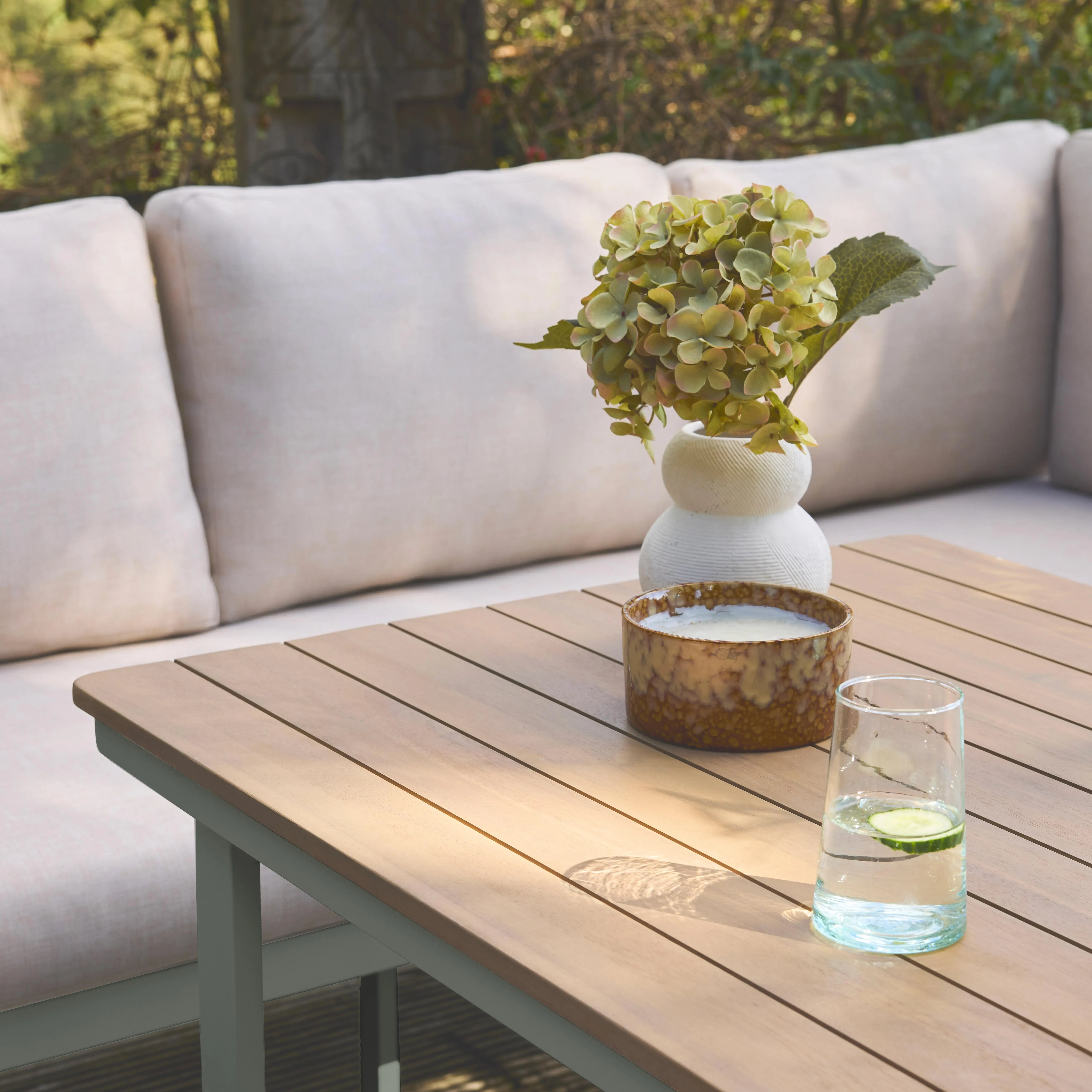 Salon de jardin bois d'acacia et aluminium 8 places