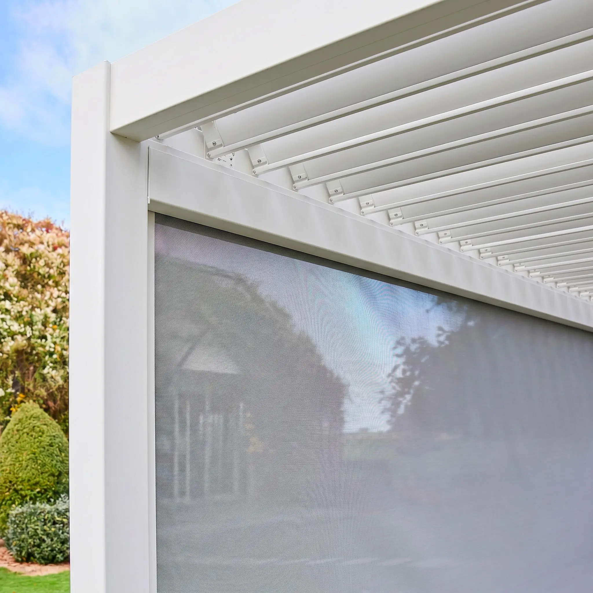 Store latéral 4m pour pergola bioclimatique aluminium 4x3m Triomphe