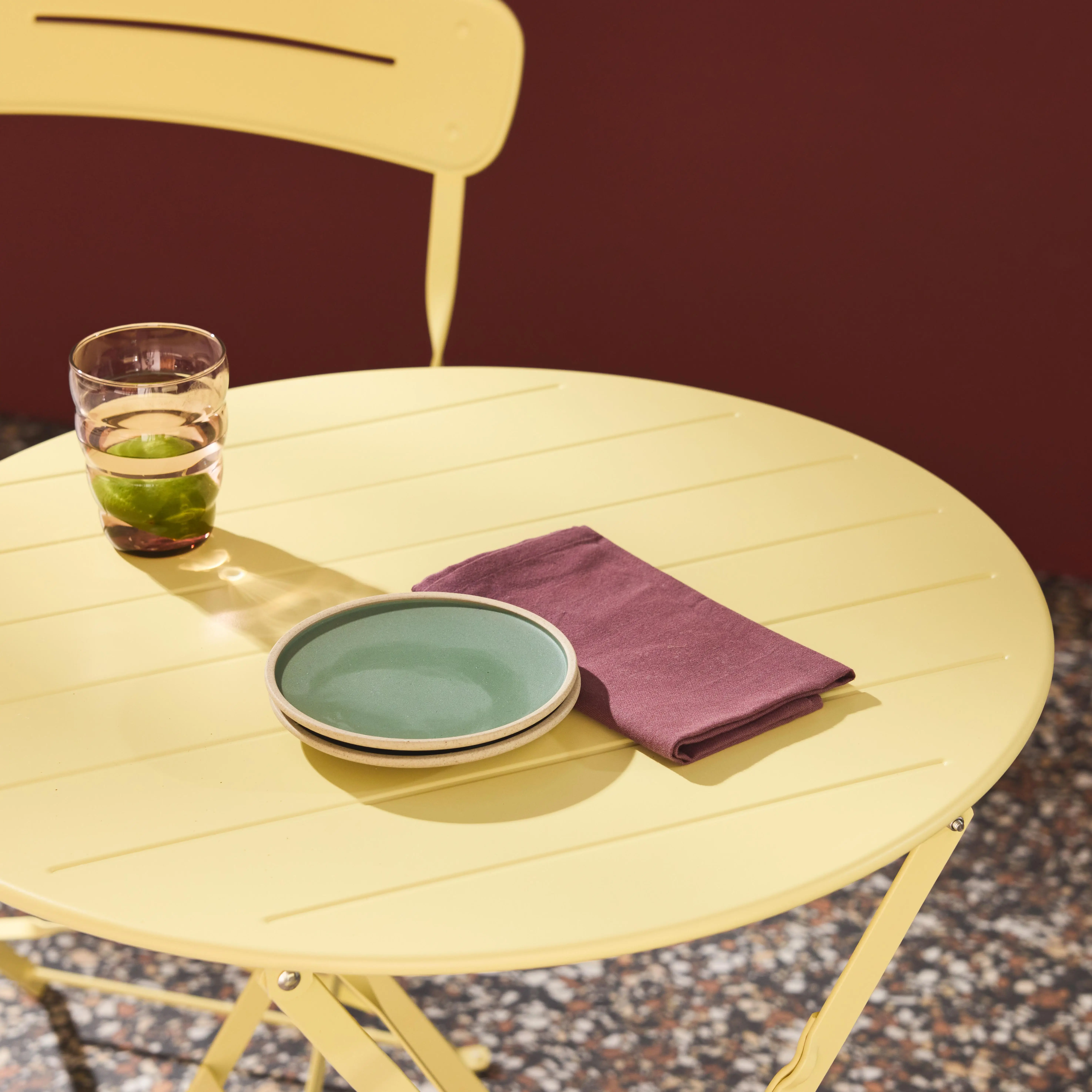 Table de jardin bistrot pliante ronde acier + 2 assises