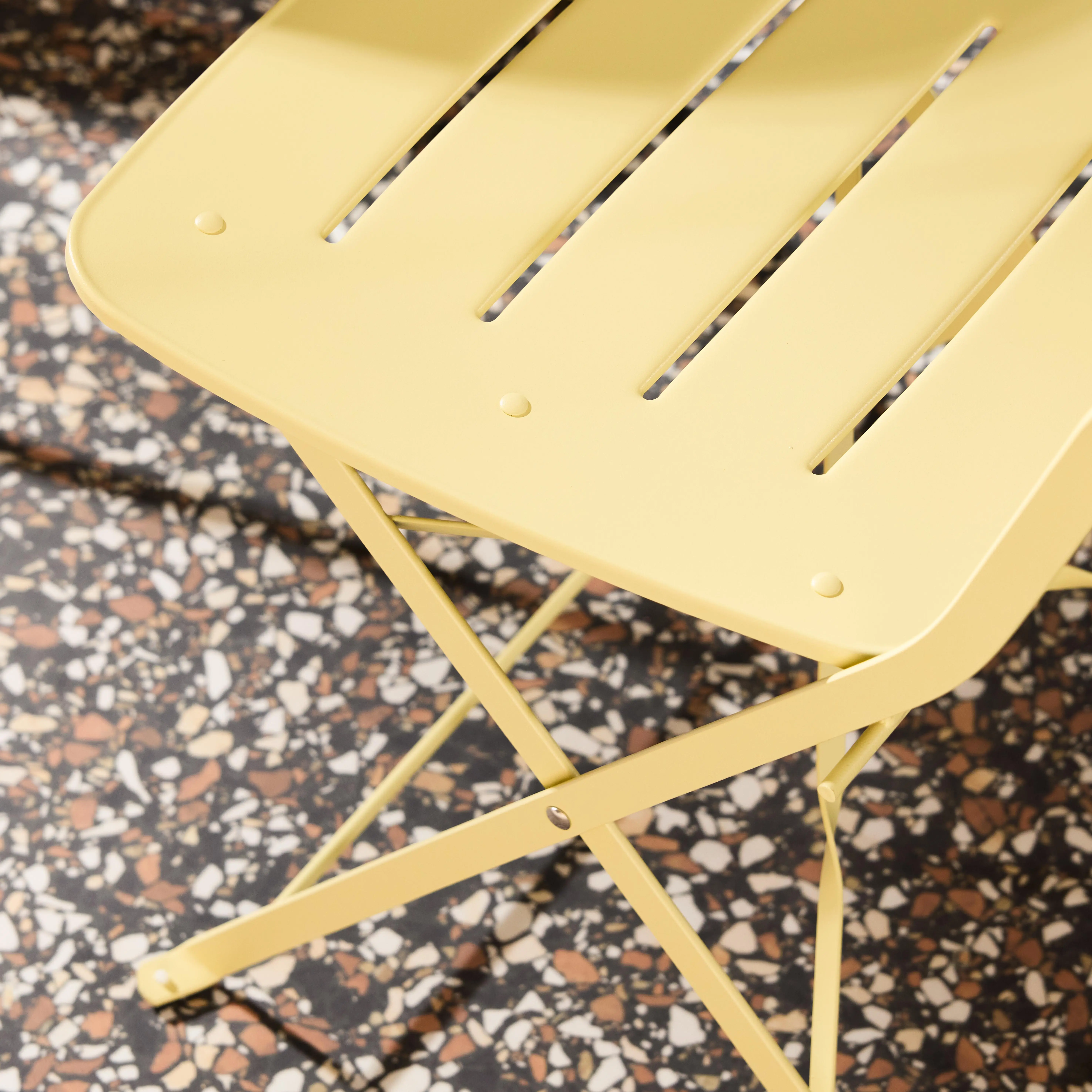 Table de jardin bistrot pliante ronde acier + 2 assises
