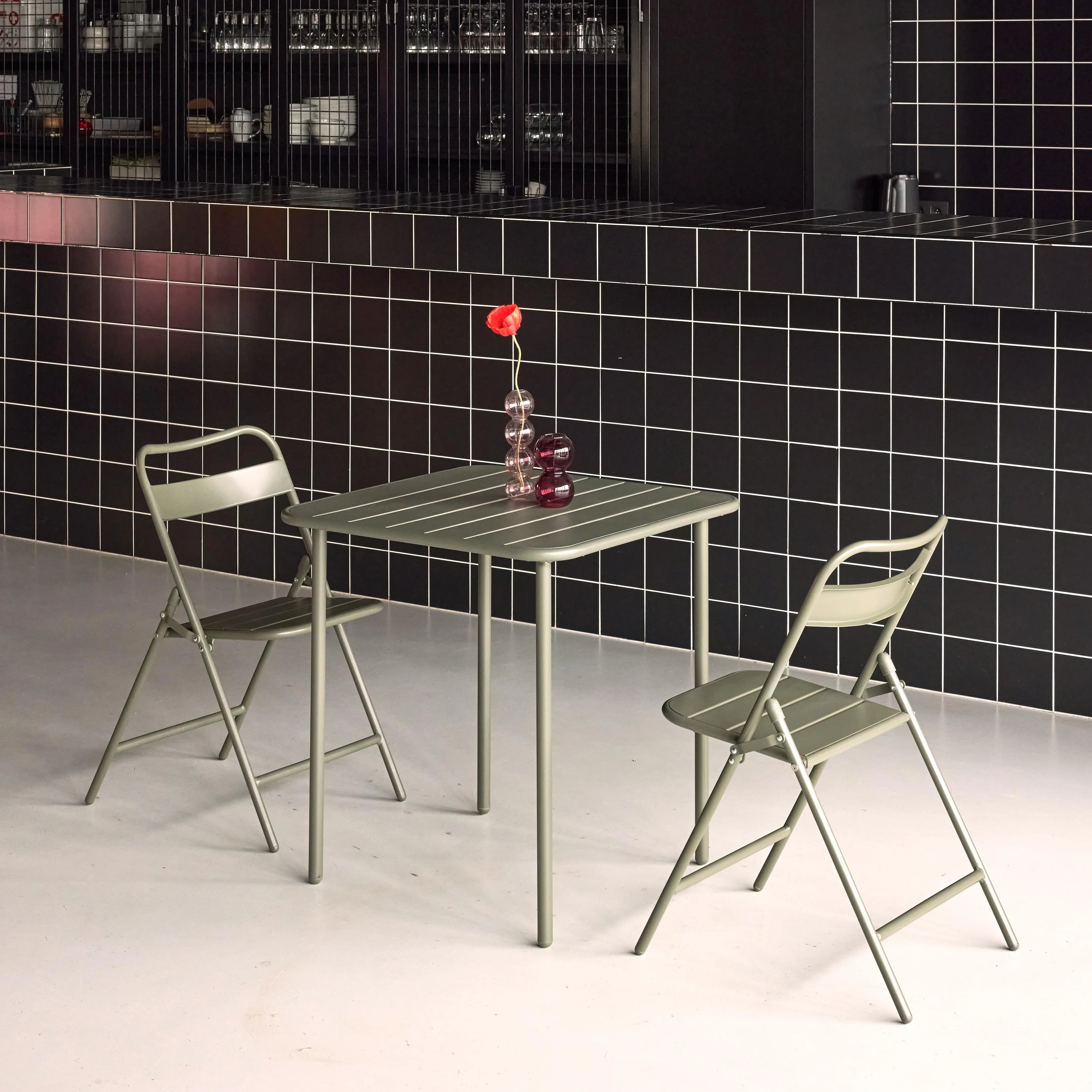 Table de jardin métal + 2 assises