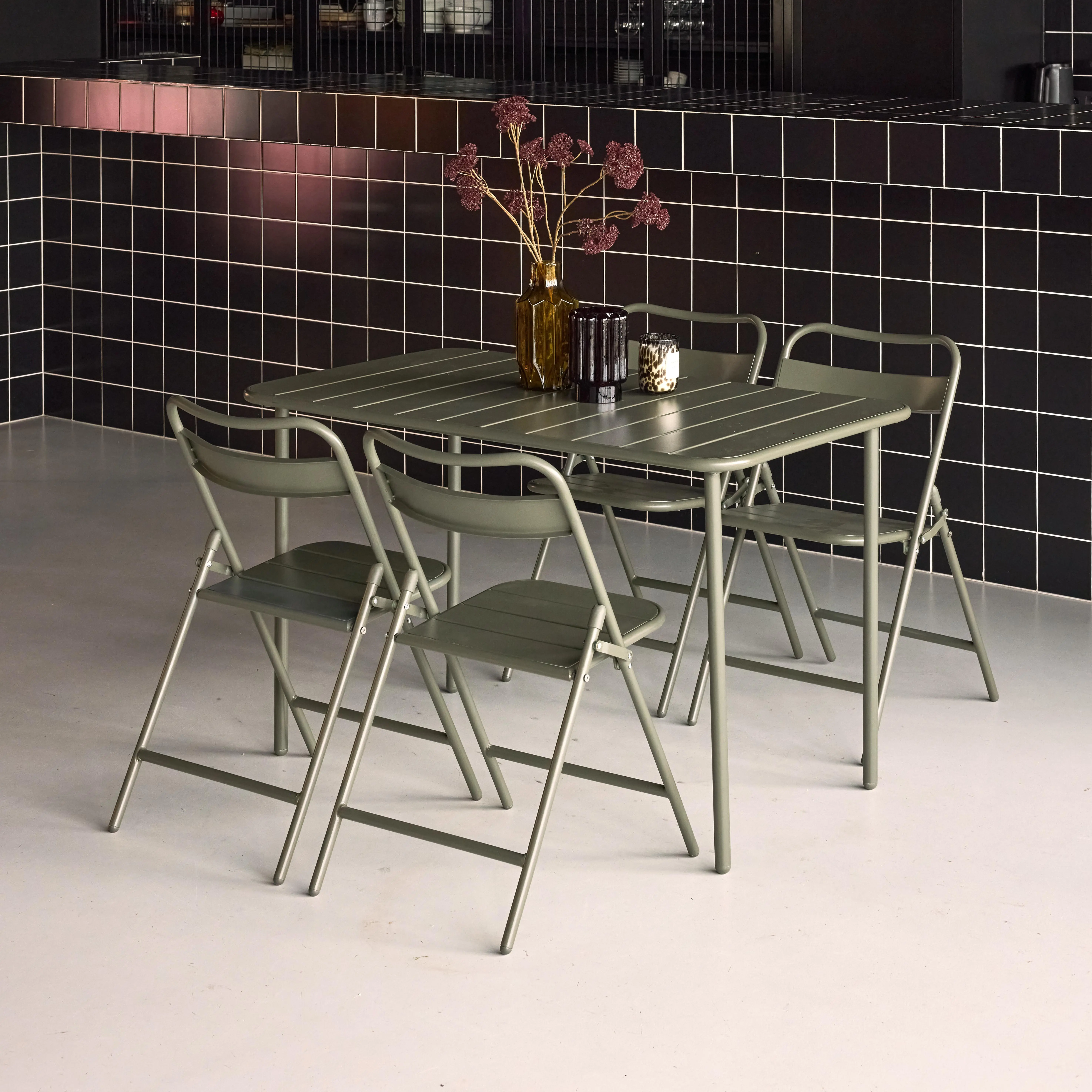 Table de jardin métal + 4 assises