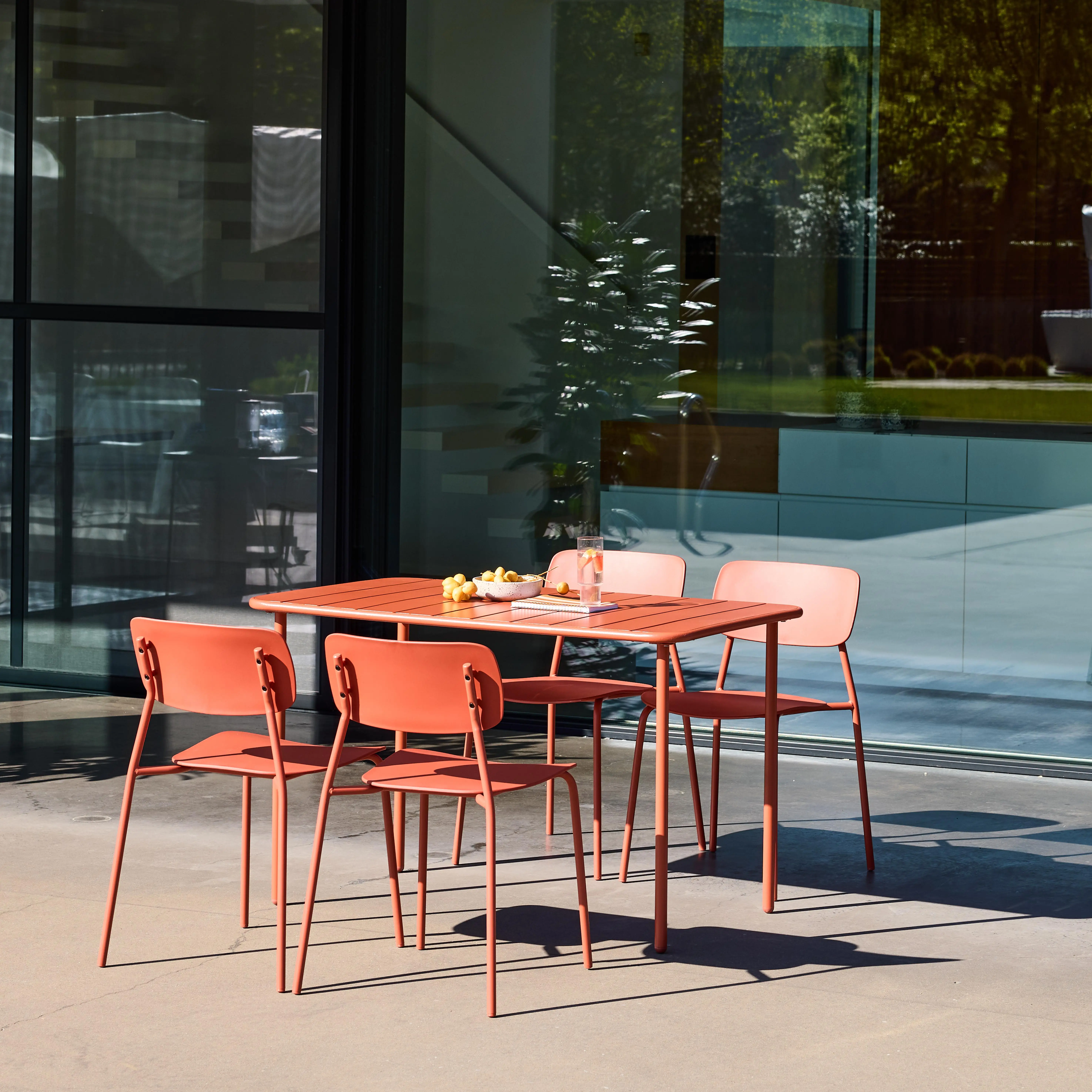 Table de jardin métal + 4 assises