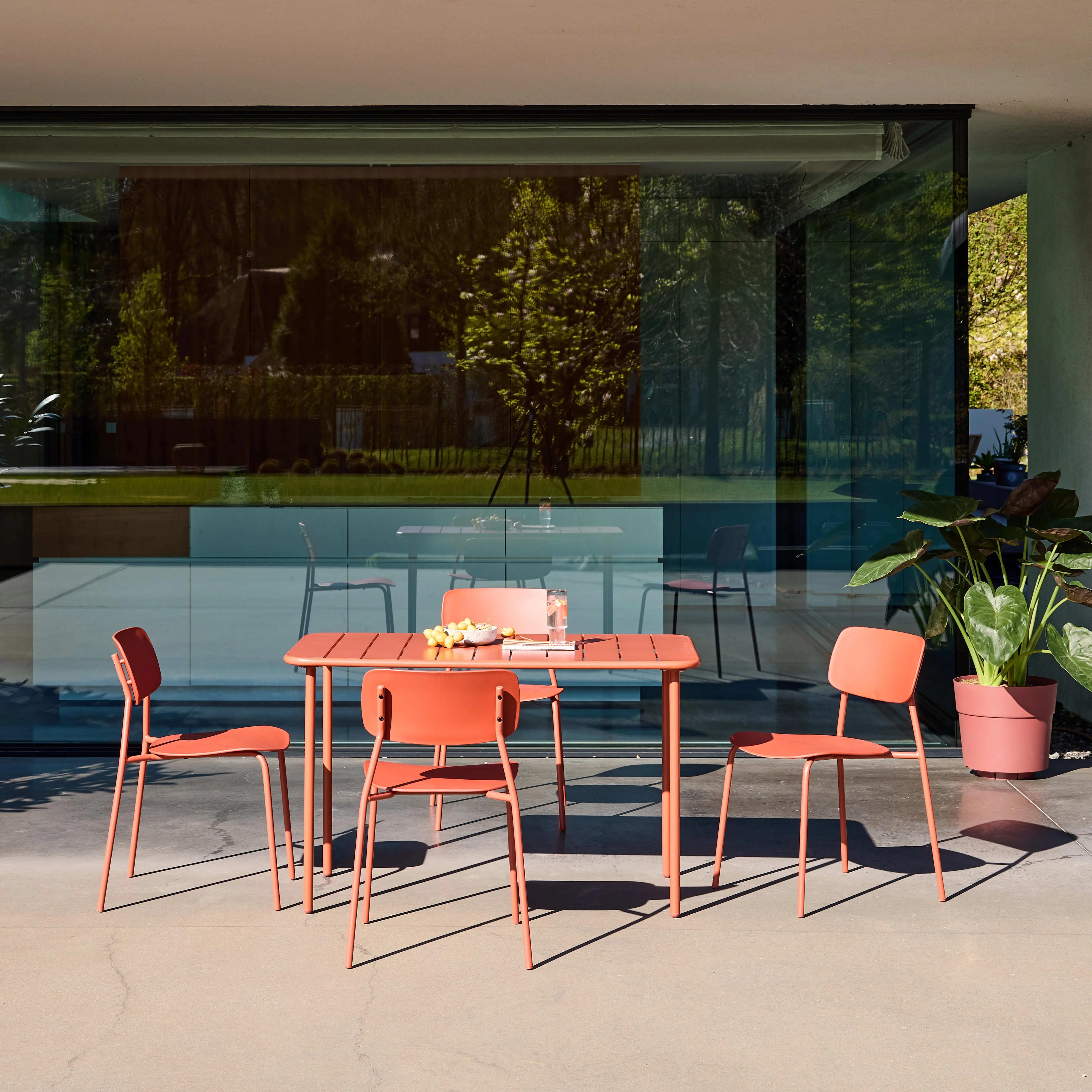 Table de jardin métal + 4 assises