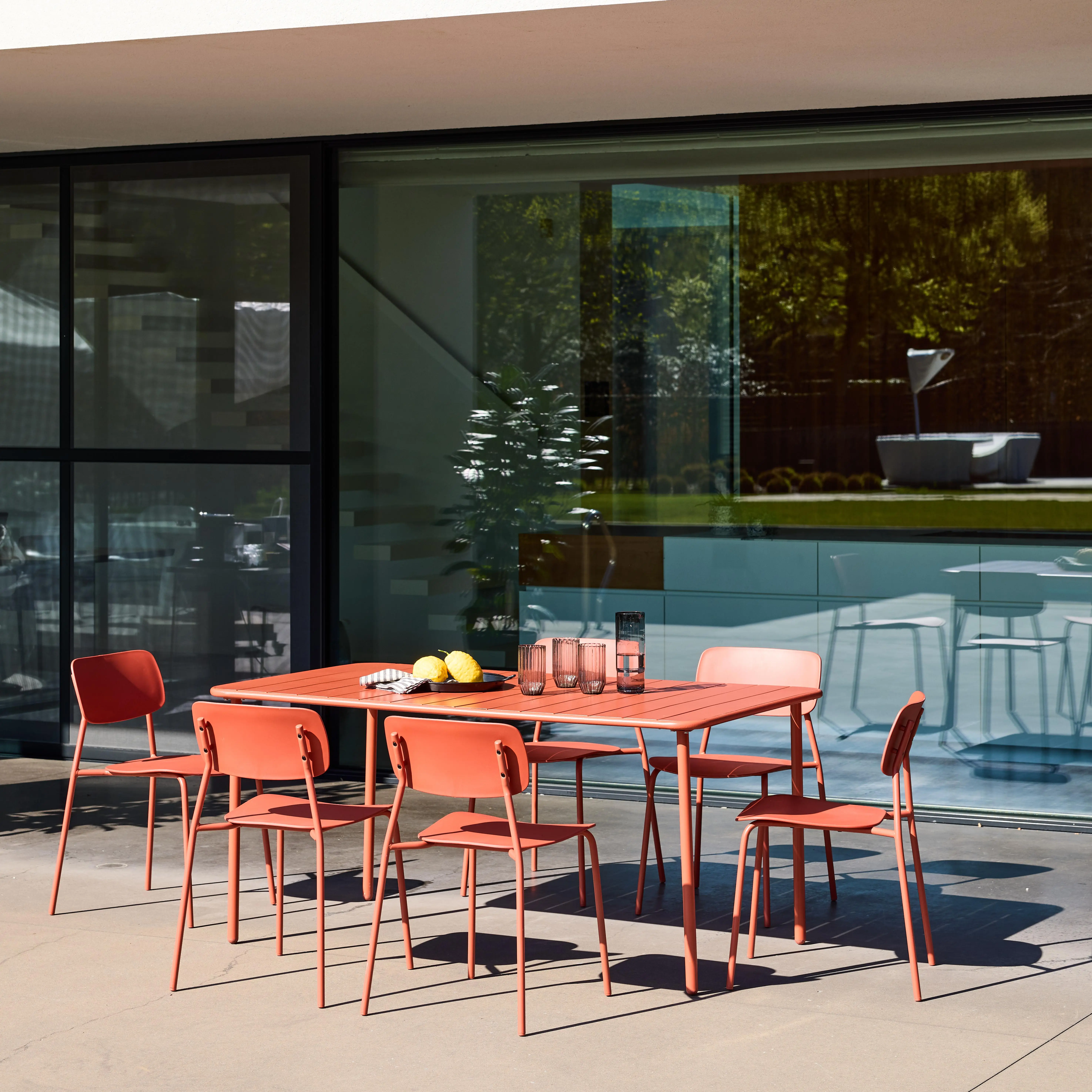 Table de jardin métal + 6 assises