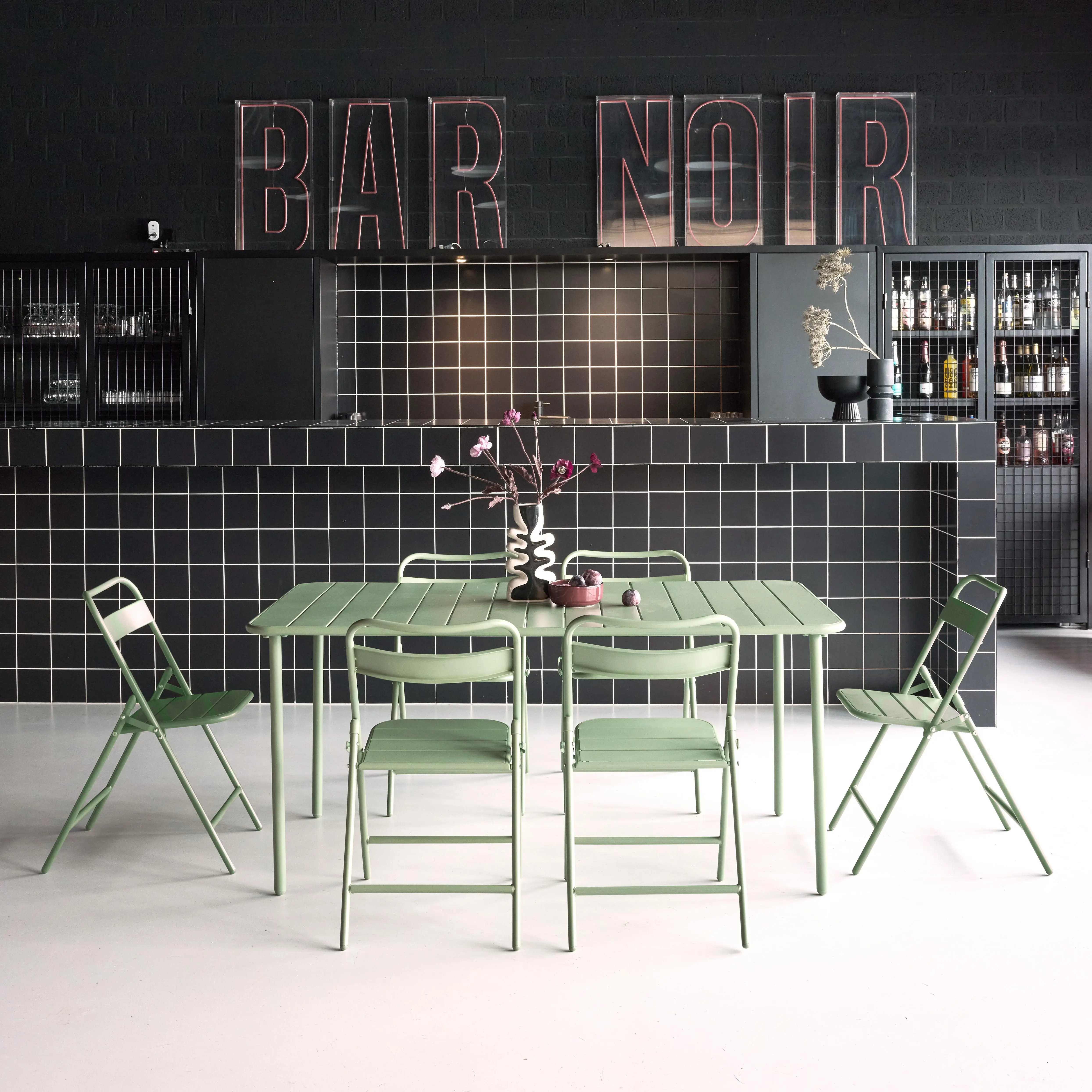 Table de jardin métal + 6 assises