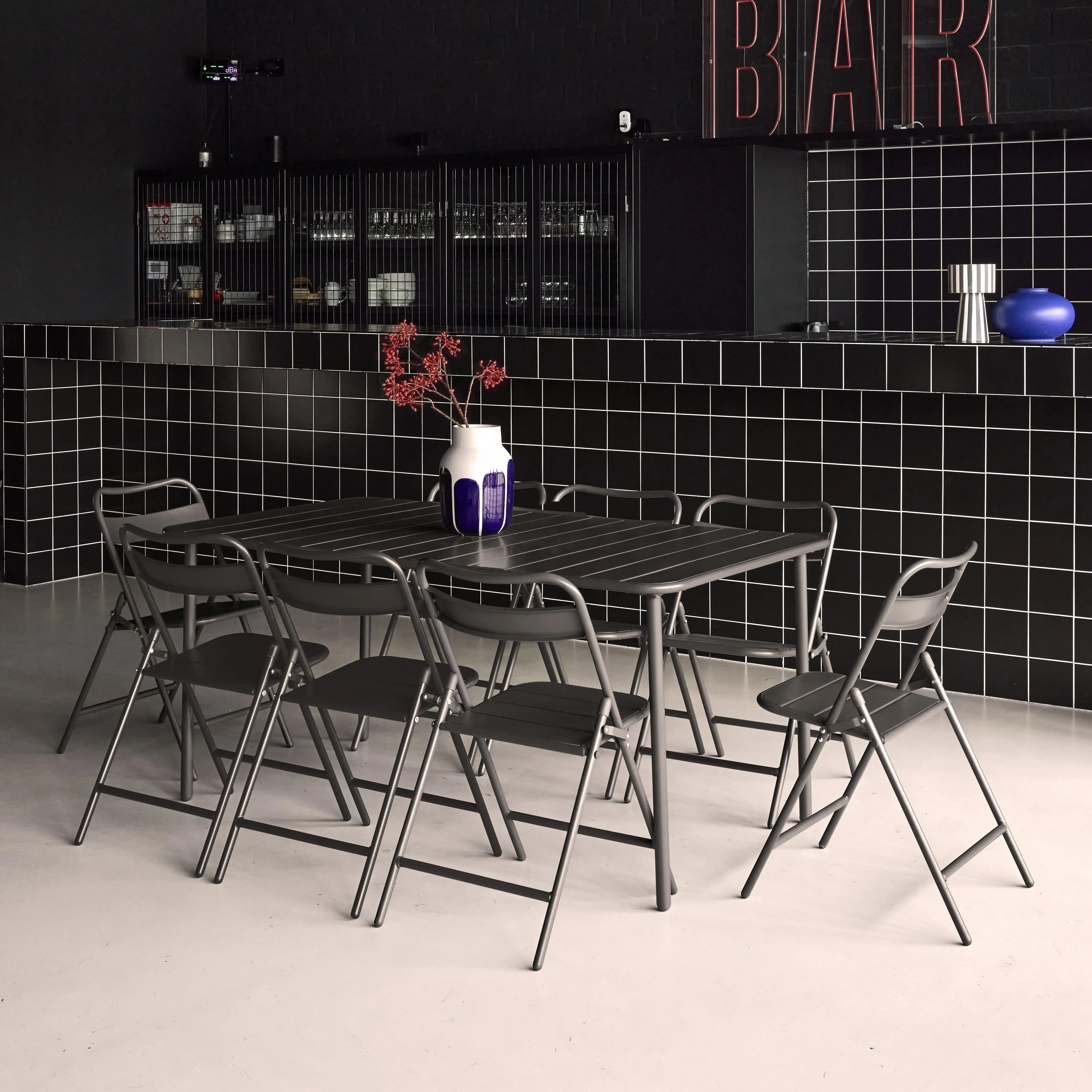 Table de jardin métal + 8 assises