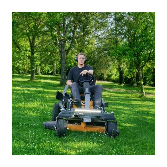 Tondeuse Zero-turn Cub Cadet Z2 117S Ultima - Coupe 117 cm - Moteur 726cm³